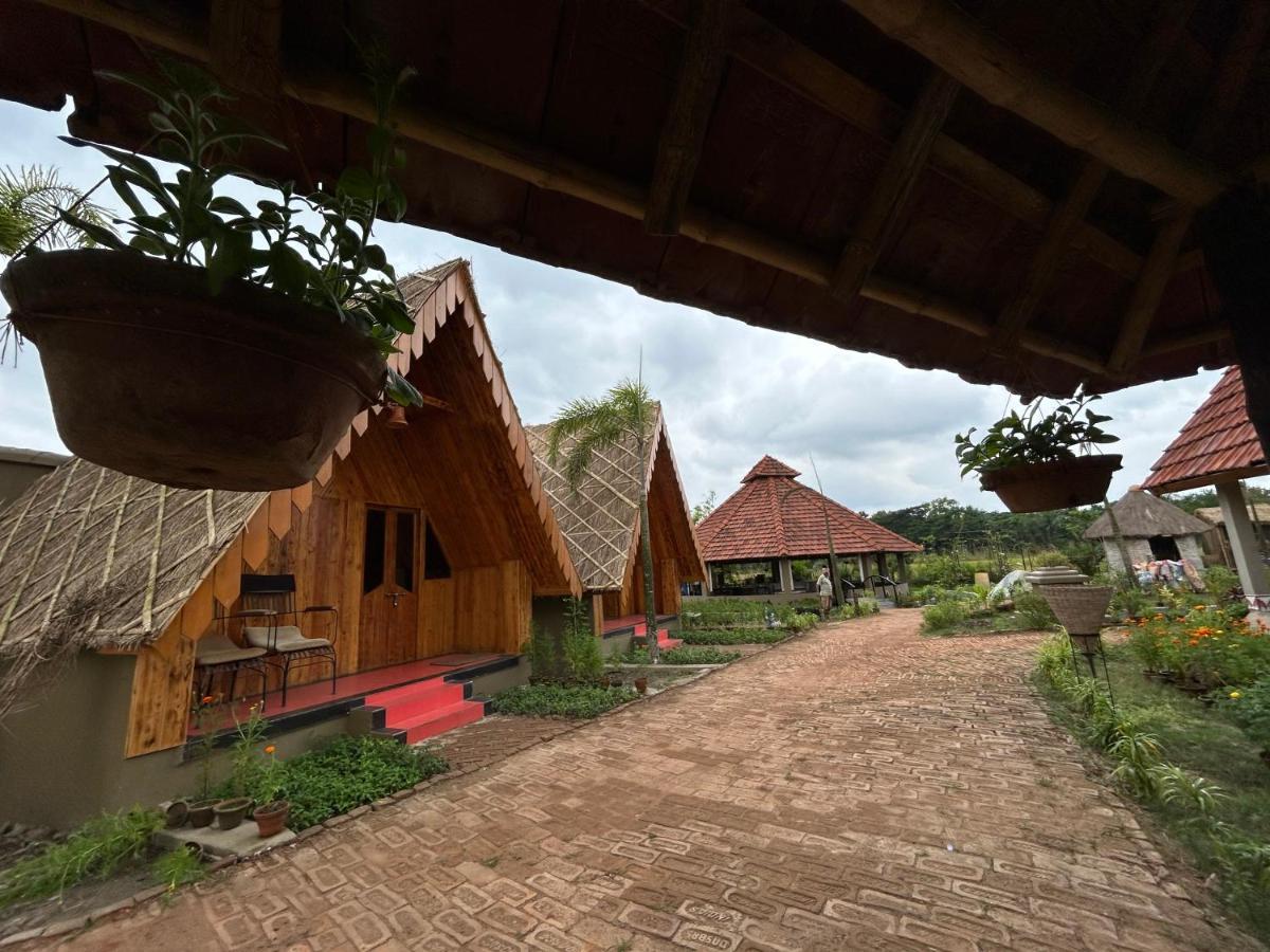 Hotel Arshinagar Shilpogram Kalkuta Zewnętrze zdjęcie